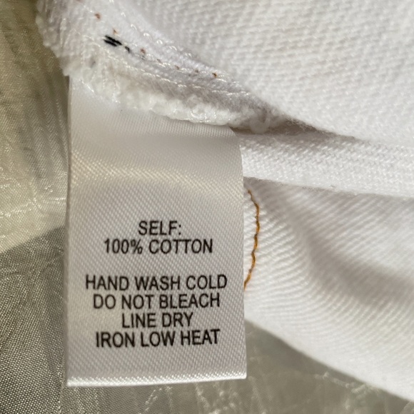 NWOT Lulu’s Beeler White Belted Denim Mini Skirt - Picture 15 of 15